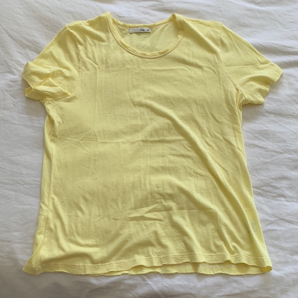 NWOT! Aritzia tshirt